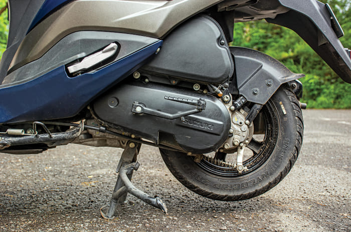 Aprilia SXR 125 vs Suzuki Burgman Street comparison